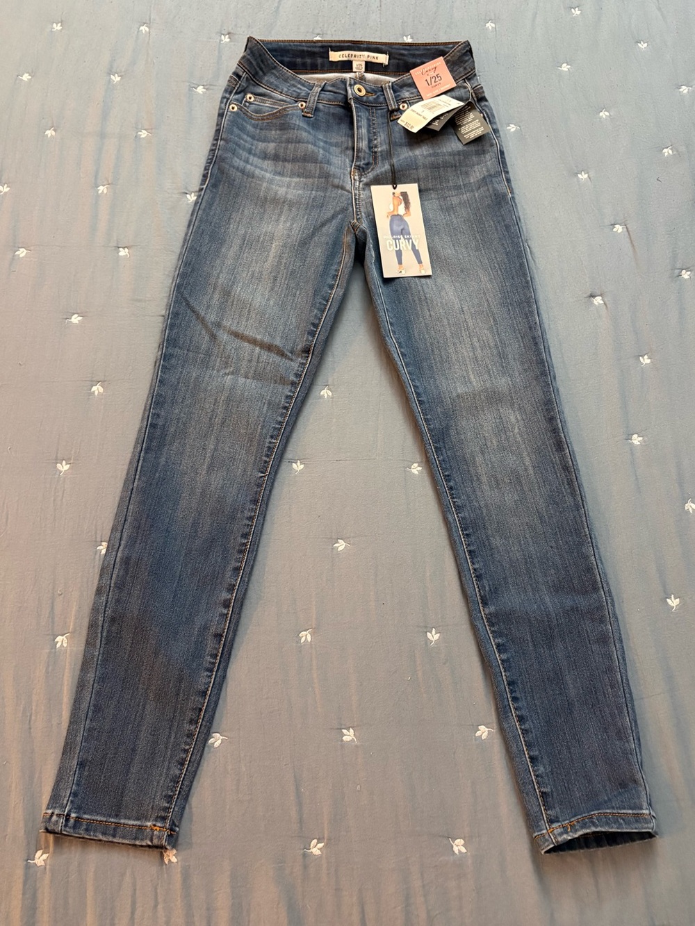🌟 Celebrity Pink Curvy Skinny blue Jeans – Size 1/25 (Mid Rise) NWT